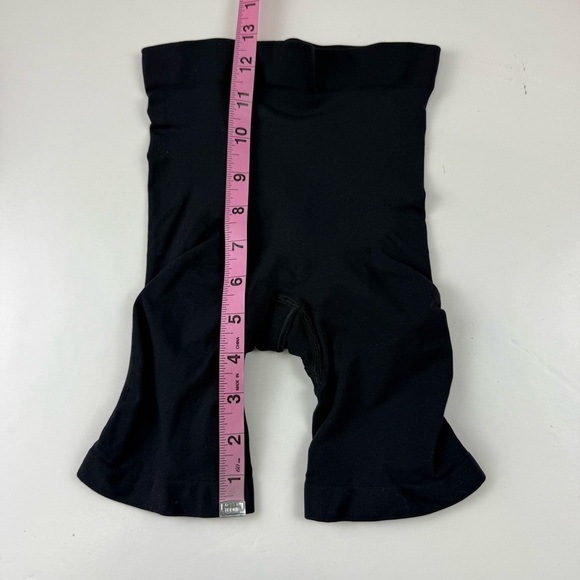 Skims Shapewear Shorts Womens Small Black High Waist Seamless Sculpting - Picture 5 of 5